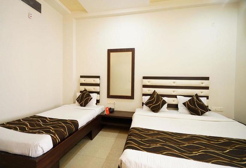 Hotel Oyo Rooms 047 Evergreen Chowk Near Shastri Market 15