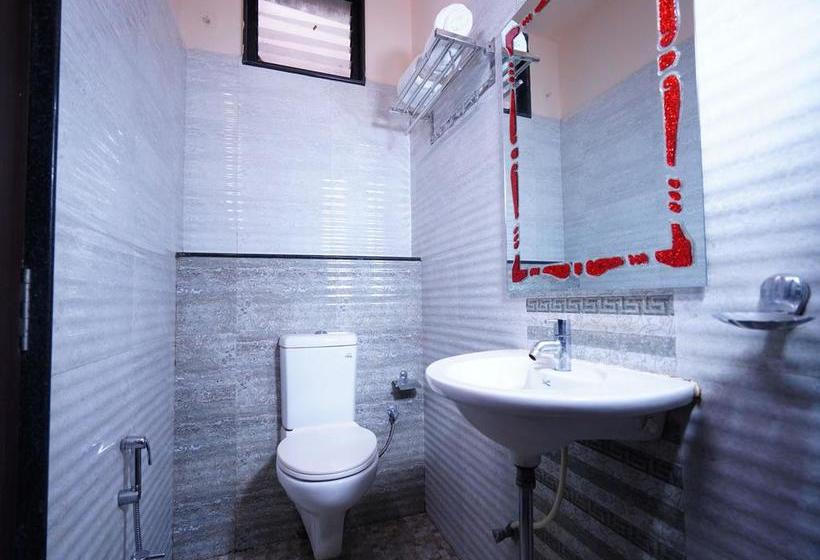 Hotel Oyo Rooms 047 Evergreen Chowk Near Shastri Market 20