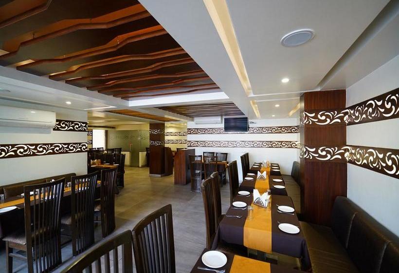 Hotel Oyo Rooms 047 Evergreen Chowk Near Shastri Market 6