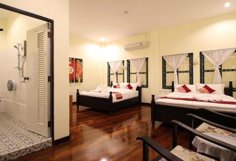 Srisomboon Hostel 11