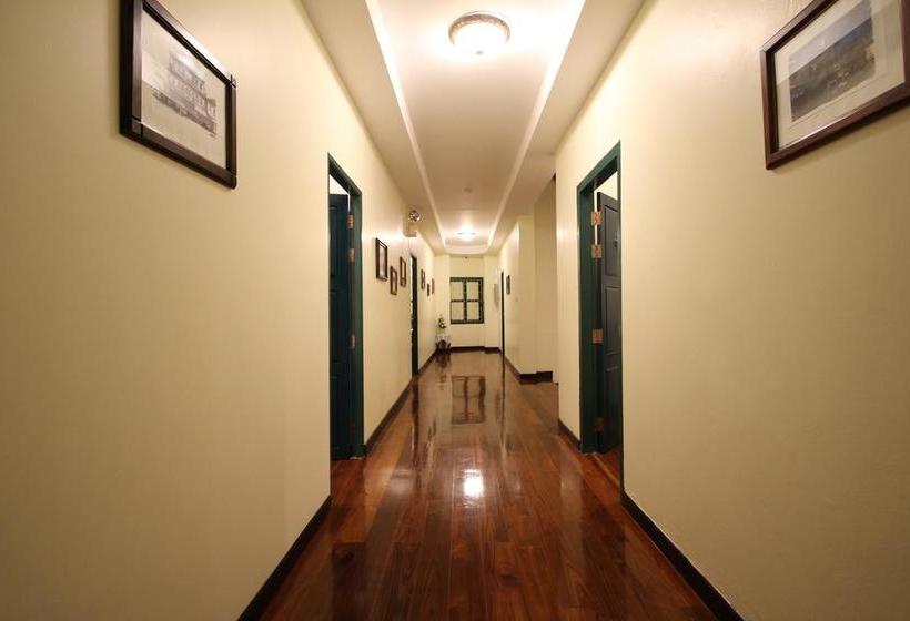 Srisomboon Hostel 12