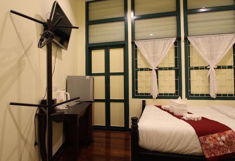 Srisomboon Hostel 17