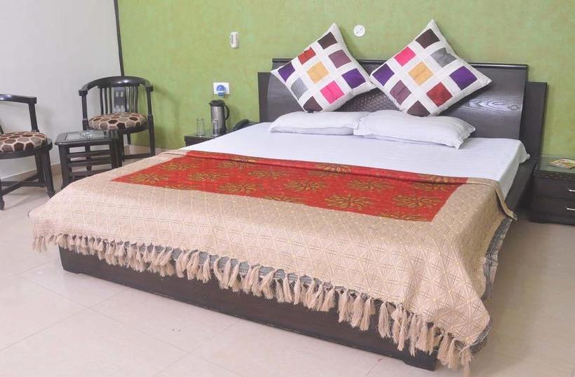 Hotel Corbett Plaza 3