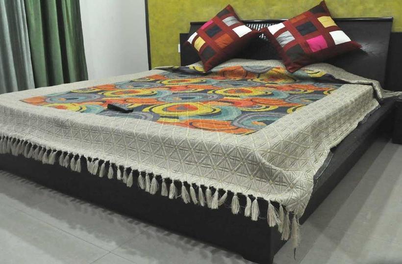 Hotel Corbett Plaza 4