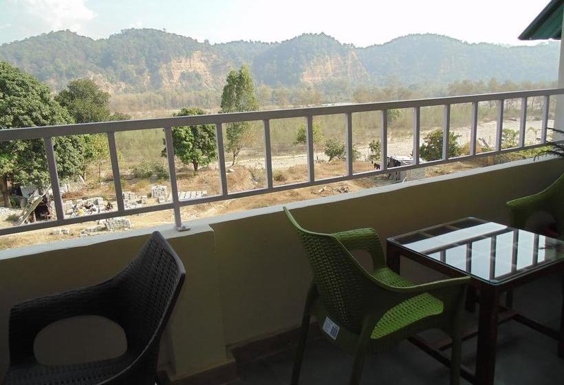 The Dukes Den Resort 5