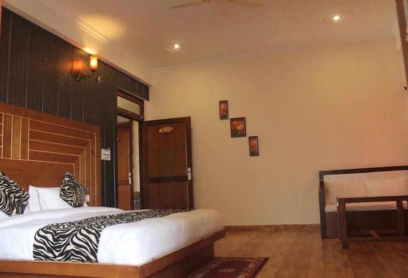 The Dukes Den Resort 7