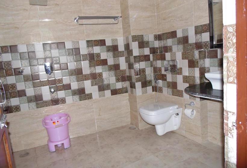 The Dukes Den Resort 8