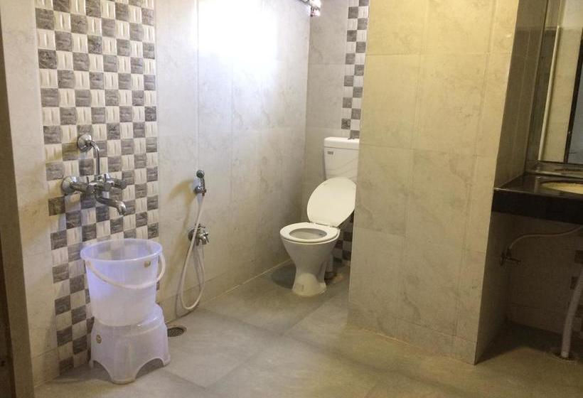 Hotel Meena Grand 12