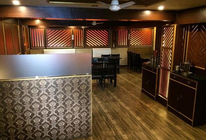 Hotel Meena Grand 16