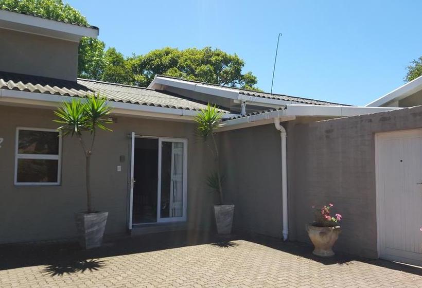 Hostel George Backpackers