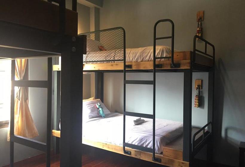 Hostel Talardkao Balcony Krabi 11