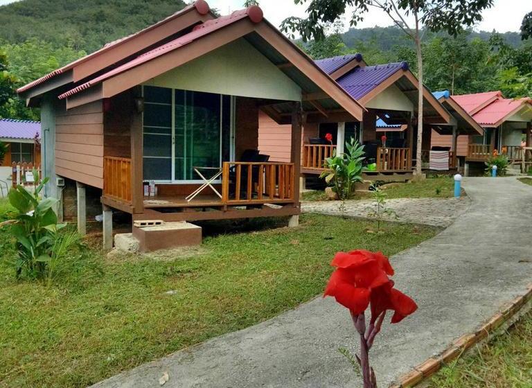 Phusam Big Resort 11