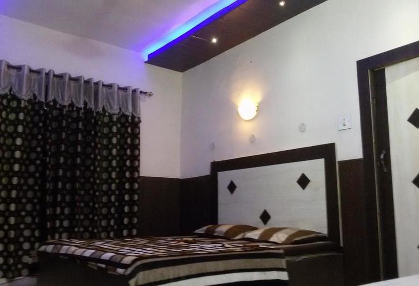 Hotel Revoli Amritsar 5