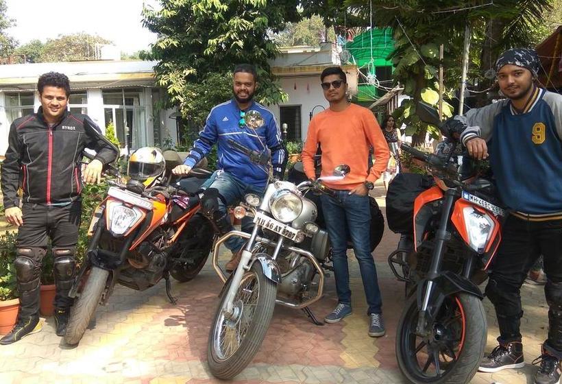 Hotel Toppers Corner 11