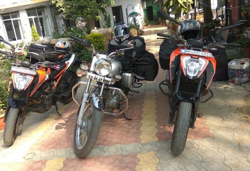 Hotel Toppers Corner 13