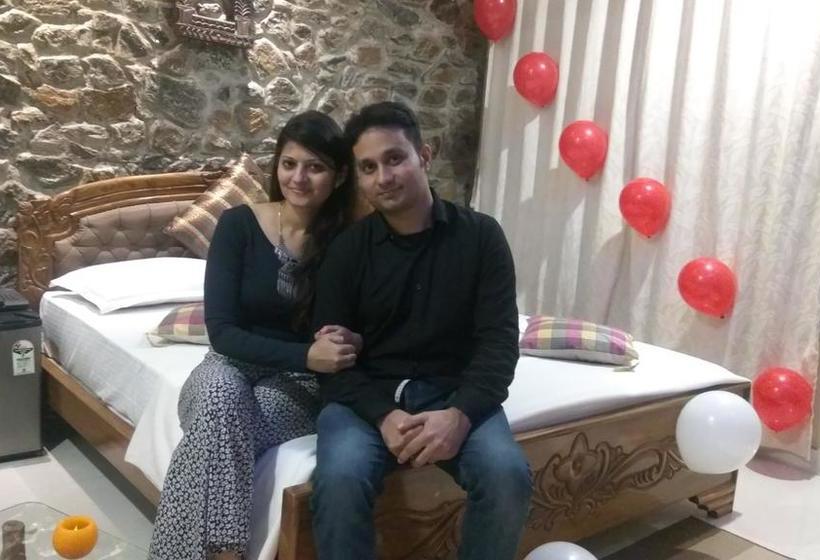 Hotel Toppers Corner 15