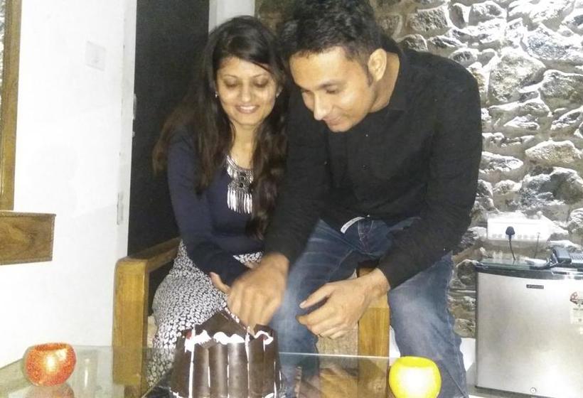 Hotel Toppers Corner 16