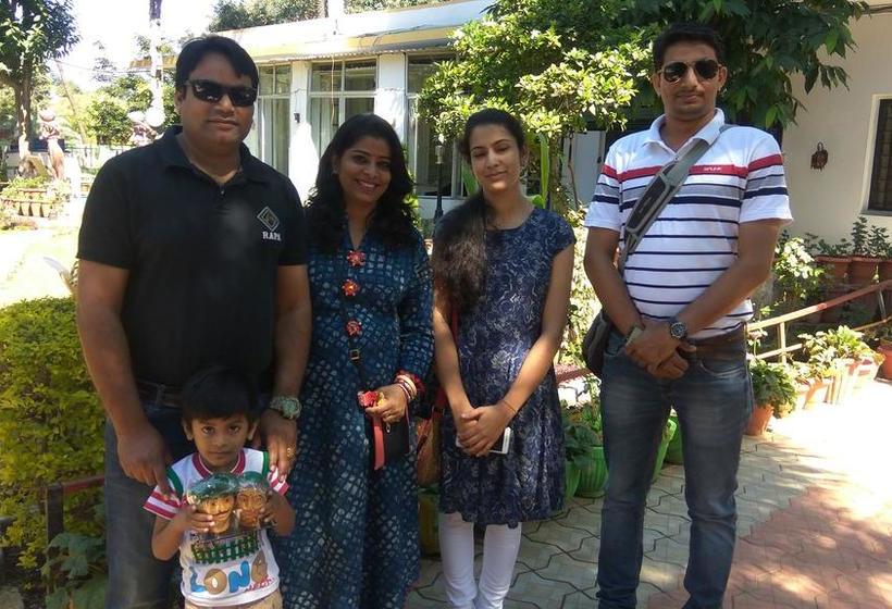 Hotel Toppers Corner 18