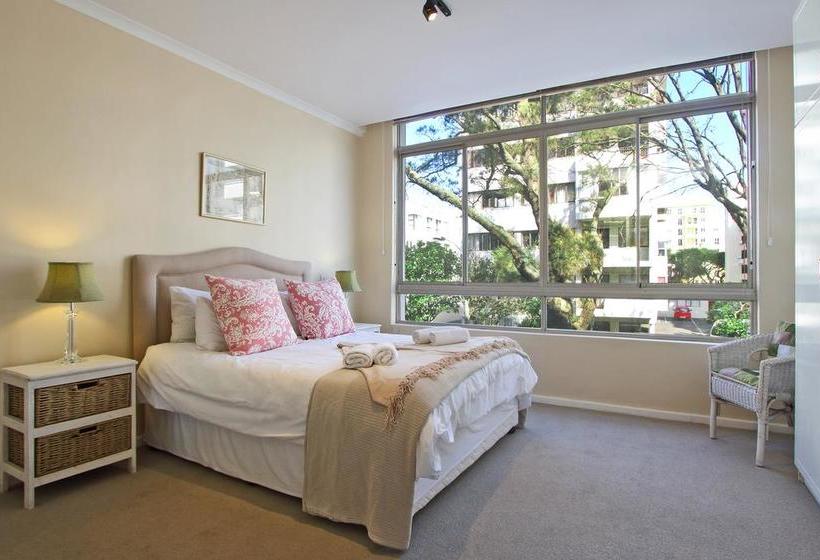 Hotel Berkeley Square 2