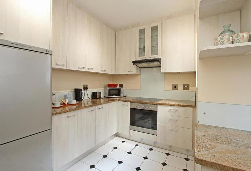 Hotel Berkeley Square 6