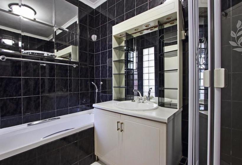 Hotel Berkeley Square 9