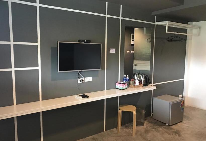 Hotel Takuapa Station 11