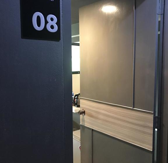 Hotel Takuapa Station 19