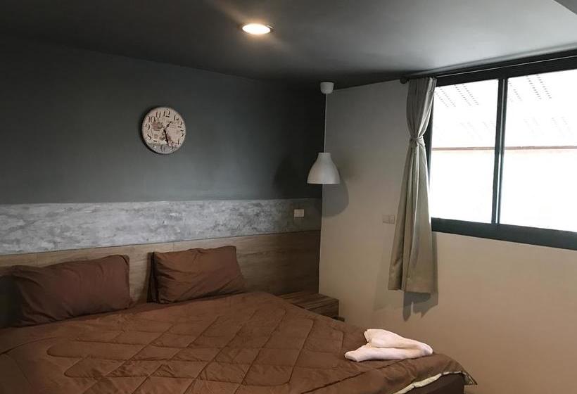 Hotel Takuapa Station 4