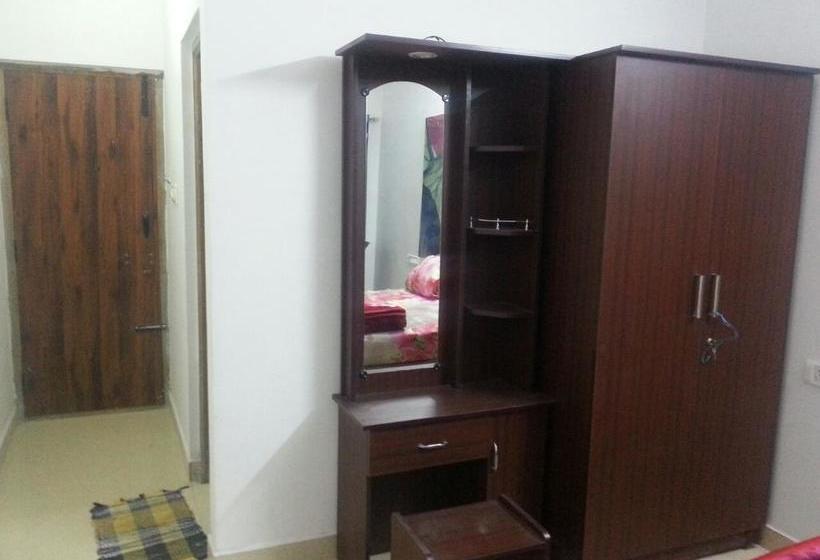 Hotel Ooty Honey Huts 8