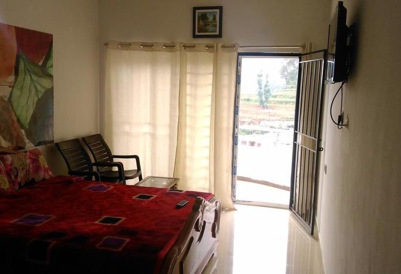 Hotel Ooty Honey Huts 9