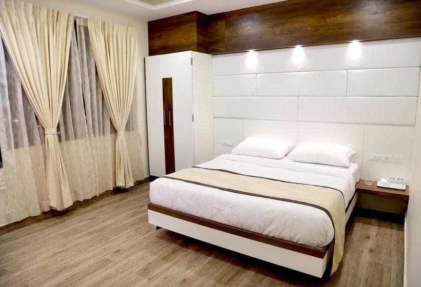 Hotel R K Renaissance 2