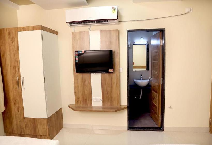 Hotel R K Renaissance 4