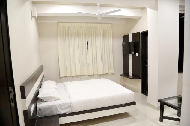 Hotel R K Renaissance 8