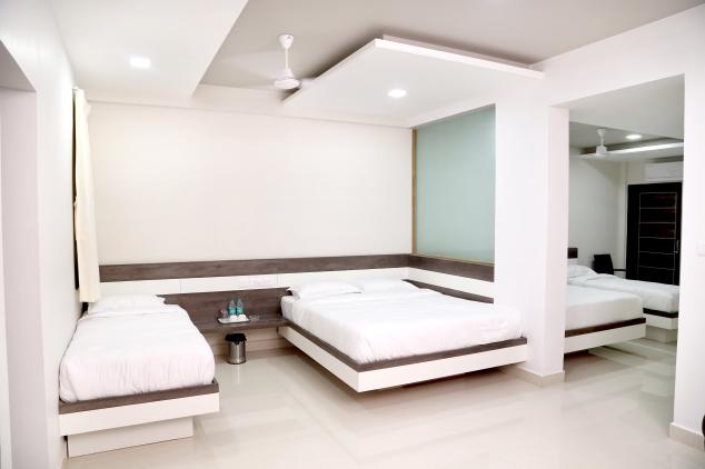 Hotel R K Renaissance 9