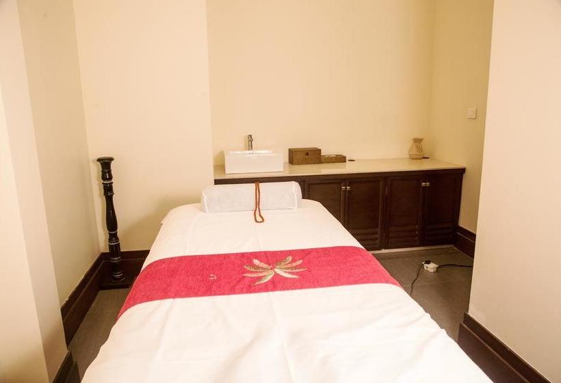 Hotel The Grand Bhagwati Palace 12