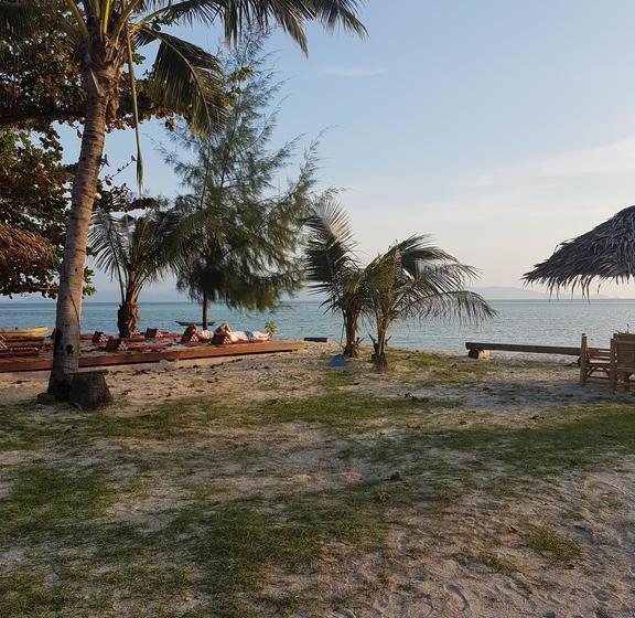 The Cheap Rest Hostel 4