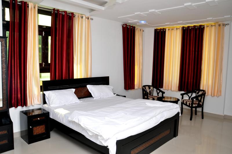 Hotel Surya Continental 10