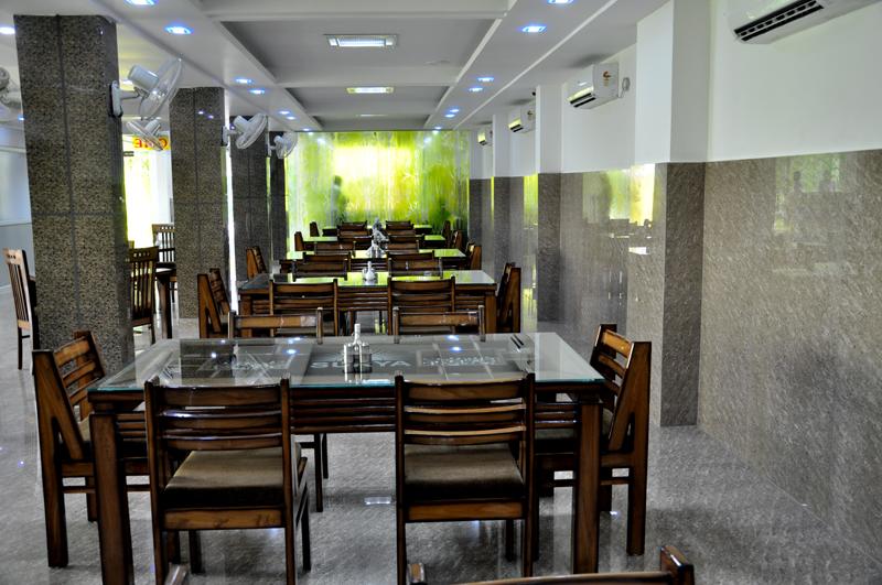 Hotel Surya Continental 12