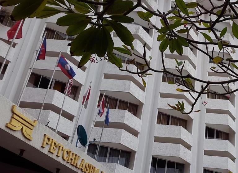 Hotel Petchkasem Grand 10