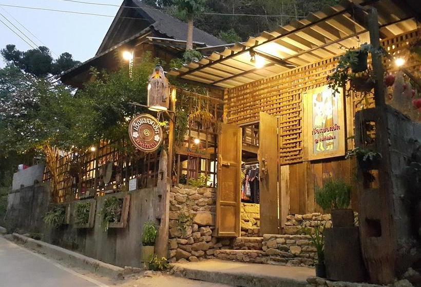 Bed and Breakfast Maekampong Huean Bog Hug