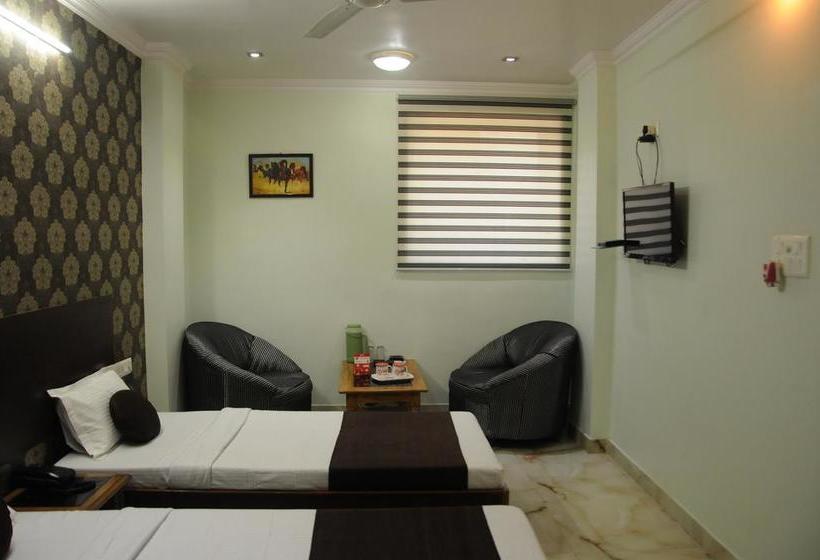 Hotel Oyo Rooms Near Rbi Exhibition Road 8