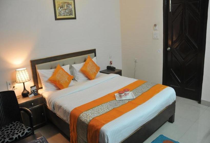 Hotel Oyo Rooms Kankarbagh More Colony 17