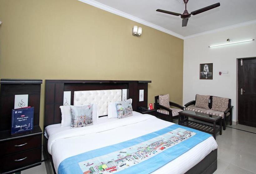 Hotel Oyo Rooms Red Cross Road 13