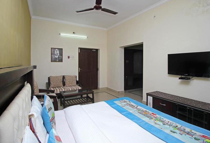 Hotel Oyo Rooms Red Cross Road 14