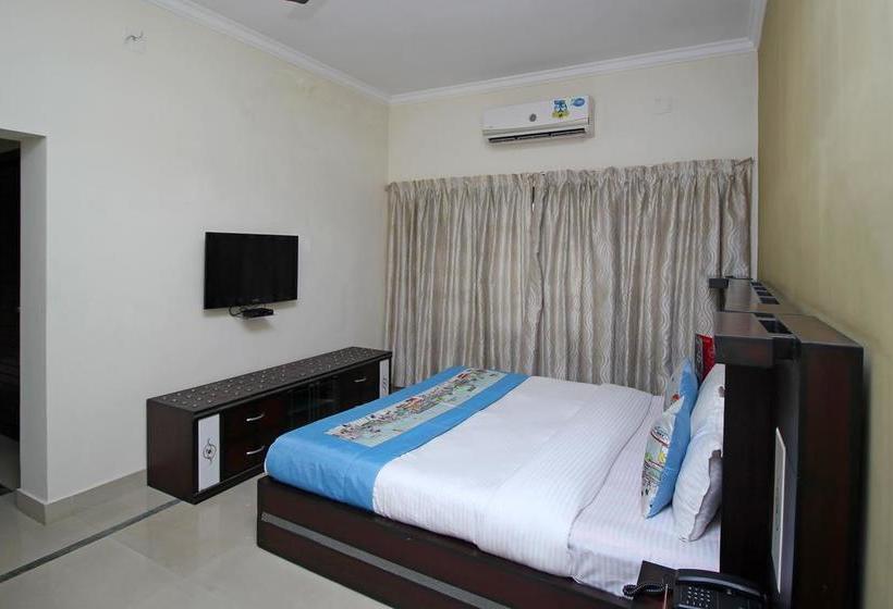 Hotel Oyo Rooms Red Cross Road 17