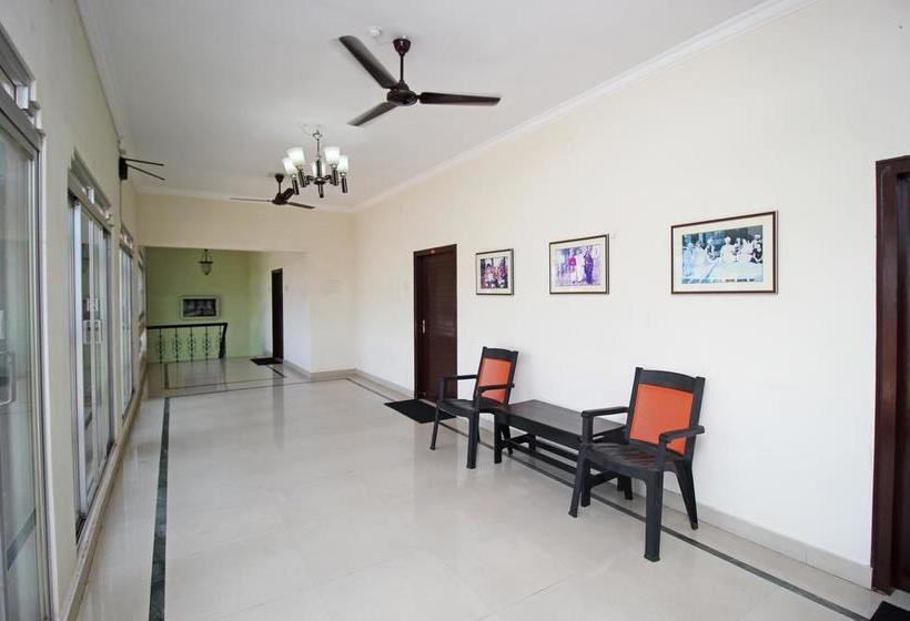 Hotel Oyo Rooms Red Cross Road 7