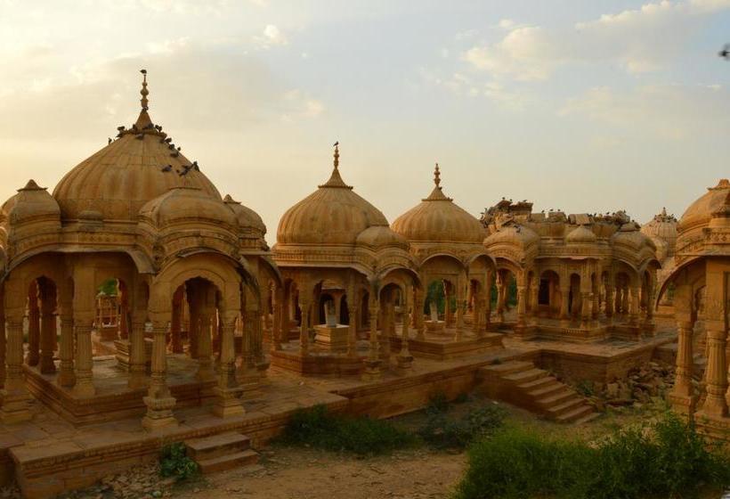 Jaisalmer Hostel Crowd 12