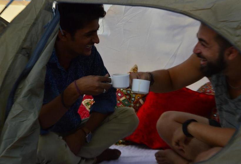 Jaisalmer Hostel Crowd 8