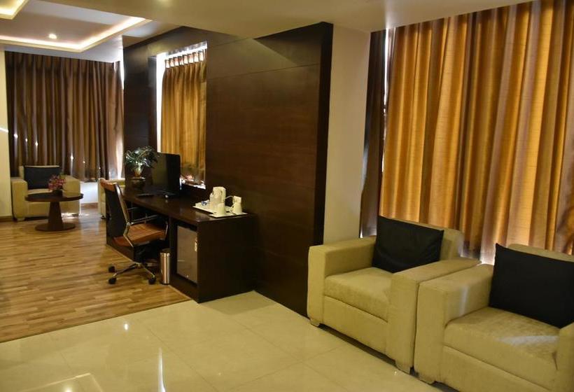 Hotel Hbl International 7