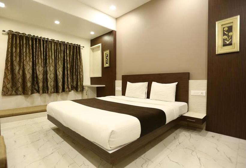 Hotel Madhuri Executive 11